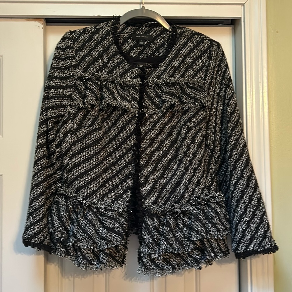 Cropped ruffle blazer